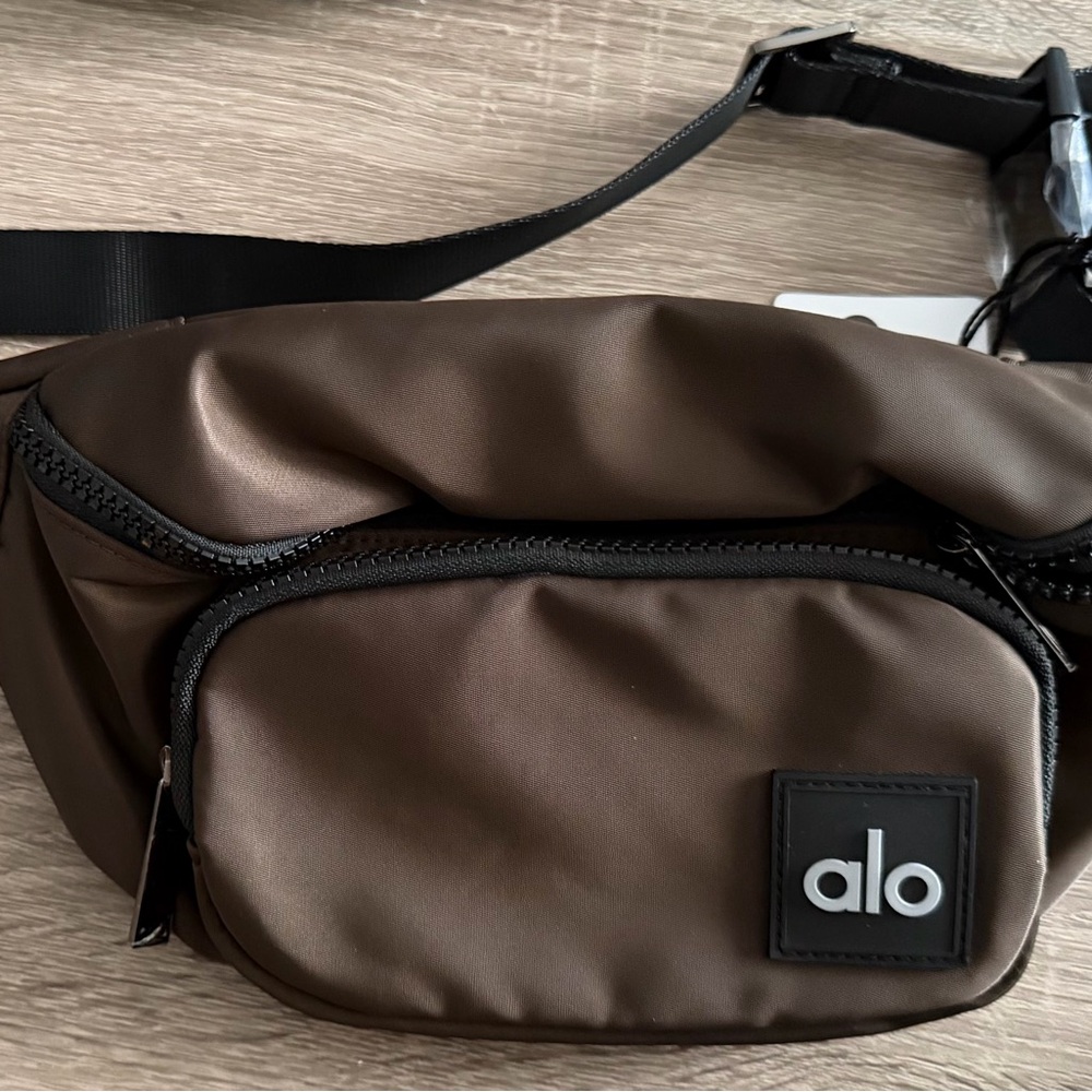 NEW Alo Espresso Brown Waist Bag / Fanny Pack - Picture 5 of 6